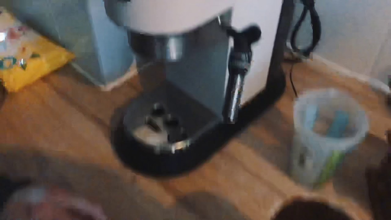 Cappuccino w domowych warunkach z De longhi EC685.W