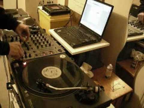 Rumbleton VS Recoil - darkside jungle flex