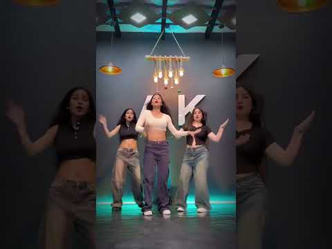 Asalaam-e-Ishqum Song | Gunday | Ranveer Singh, Arjun Kapoor, Priyanka | Neha Bhasin, Bappi Lahiri