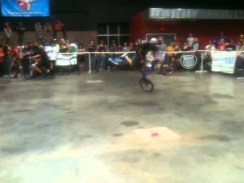 JoMoPro 2011 Pro Flatland Semi-Final, Matthias Dandois vs. Terry Adams.