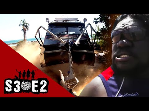 The boys "borrow" a boat | Black As - Season 3 Episode 2