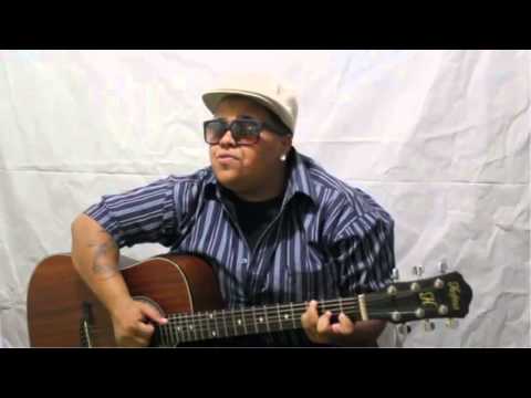 Nina Black canta "A Lua e Eu", de Cassiano