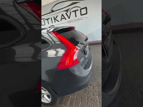 фото volvo v60 i рестайлинг 0