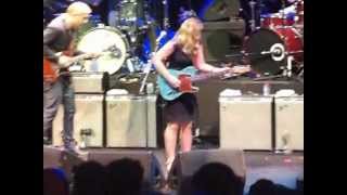Tedeschi Trucks Band - Rollin&#39; and Tumblin&#39; (Live in Singapore)