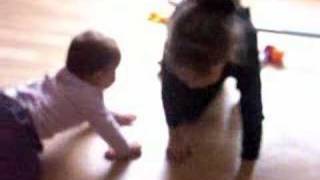 ma poupee qui marche a 4 pattes