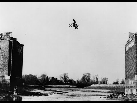 Eddie Kidd as Dave Munday faces Devil's Leap | Riding High