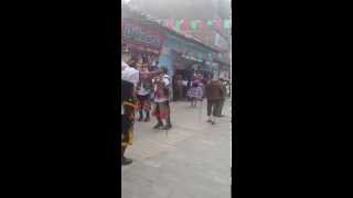 preview picture of video 'Cuadrilla de la Tunantada en el Jr. Junin, Jauja rumbo a la Plaza de Yauyos'