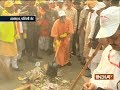 UP CM Yogi reaches Taj Mahal, takes part in cleanliness drive at the Western Gate