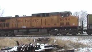 preview picture of video 'UP 6886 6694 1-27-03 Junction City, WI.'