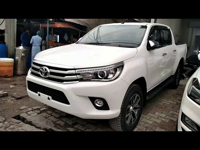 Toyota Hilux Revo V Automatic 2.8 2020 Toyota Hilux Revo V Automatic 2.8 2020 Video