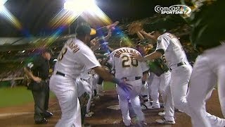 Donaldson sends a walk-off home run to left