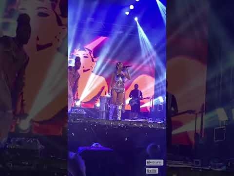 🎥 | Anitta - Bloco Do Urso 2023 Santa Rita do Sapucaí, Brazil (Tá com o Papato) #anitta #youtube