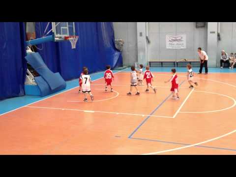 primo canestro di tommaso.MOV