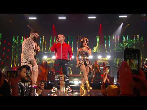 Lali -  Calma junto a Pedro Capó y Farruko  (Premios Juventud 2019)