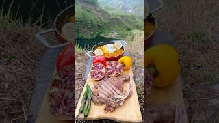 Download lagu Steak dengan Mie Instant🇮🇩 di atas gunung menggunakan kayu bakar Swedia #asmr #indonesia #memasak #luarruangan mp3
