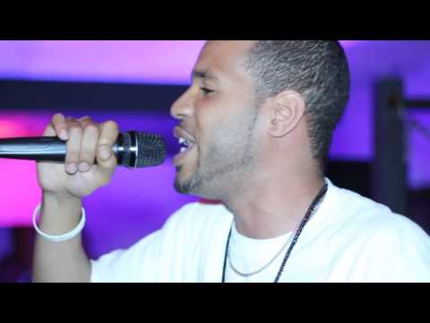 Born Clean Performs at Coast 2 Coast LIVE | Chicago Edition 6/19/17