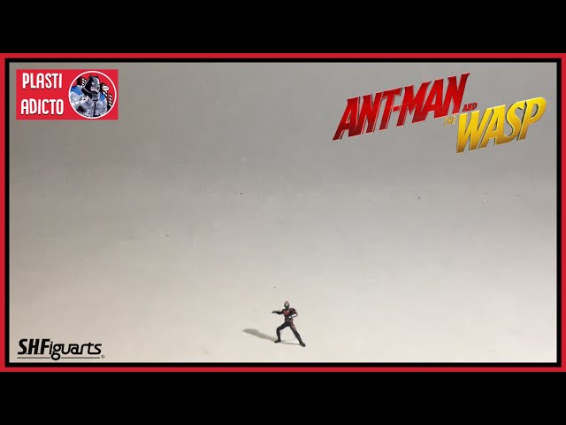 Vídeo relacionado con Marvel Ant-Man And The Wasp Ant-Man Glitch - Retrato de Ant-Man Camiseta