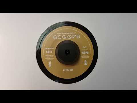 Hand Made Dub (Version) - Splitz Horns Vs Dr  Vax   Scoops – SCOOP029 B