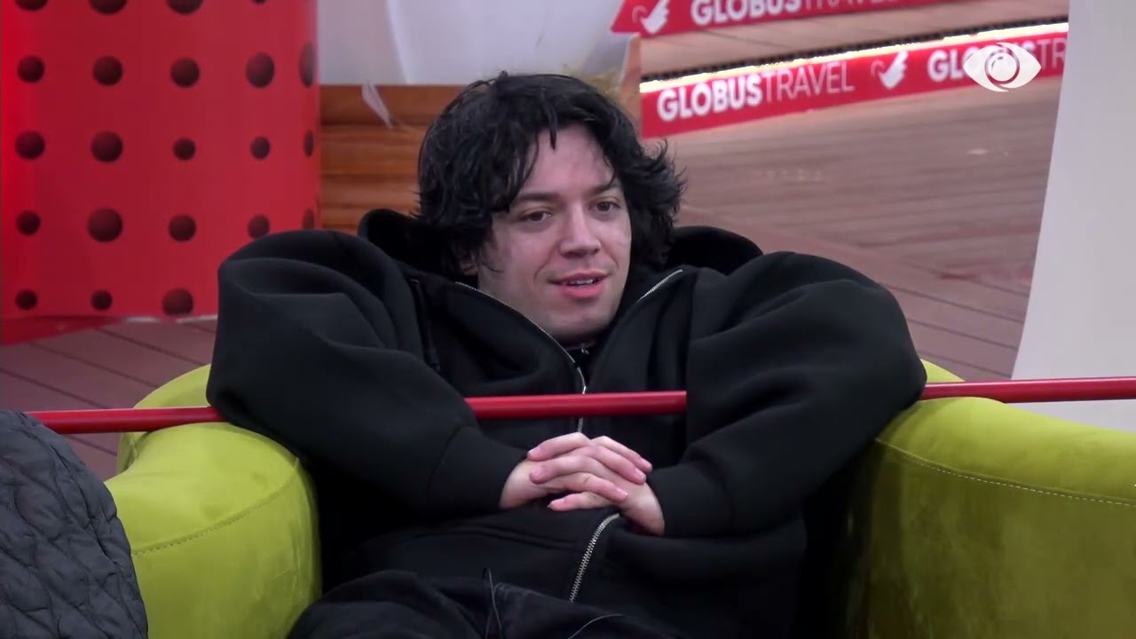 “Ai që mendoj unë që do të jetë lideri i ardhshëm…”/ Stine bisedon me banorët në oborr