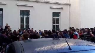 l-amabile-e-un-muro-da-qui-non-ci-muoviamo