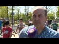 Protesttocht Ede-Veldhuizen bij winkelcentrum Lindenhorst voorbij