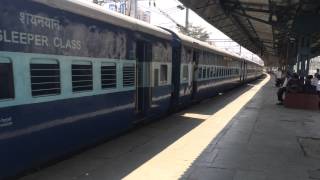 preview picture of video '17221 Kakinada Port (COA) Lokmanya Tilak Terminus (LTT) Express.'