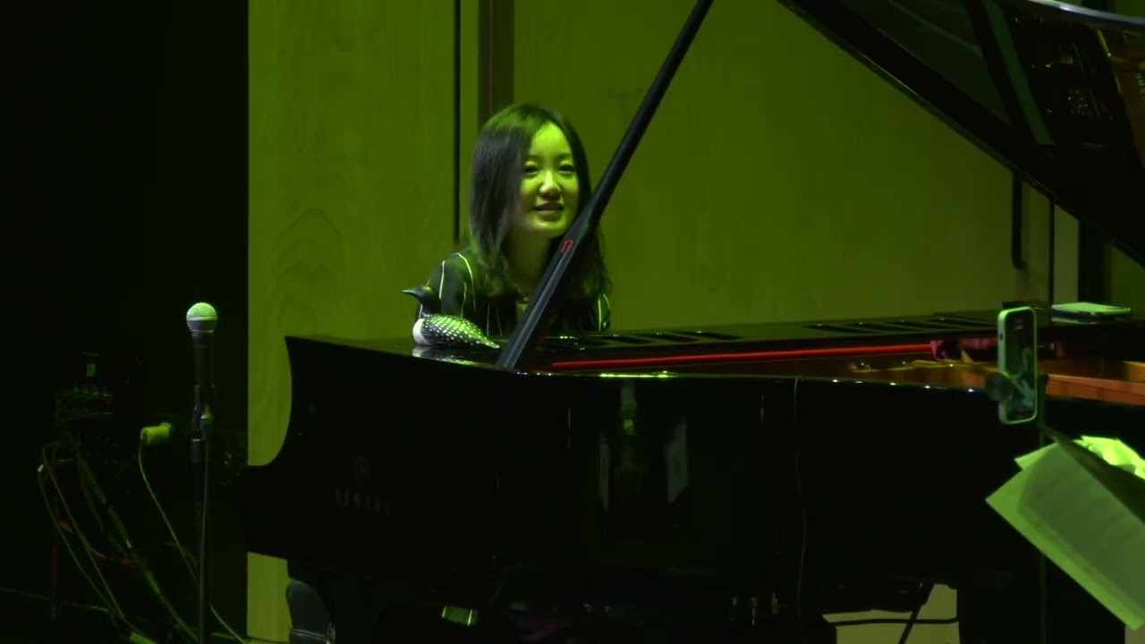 Promotional video thumbnail 3 for Vivian Piano