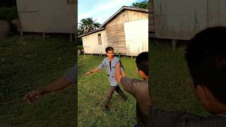 Download lagu Aksi rebutan layangan berujung ribut mp3