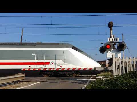 Spoorwegovergang Castelletto Branduzzo (I)/Railroad crossing/ Passaggio a livello