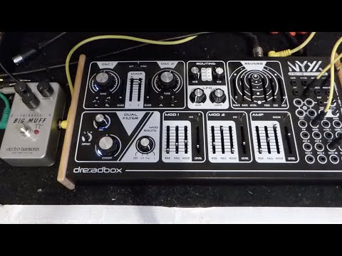 Dreadbox Nyx v2 & EHX Big Muff Triangle
