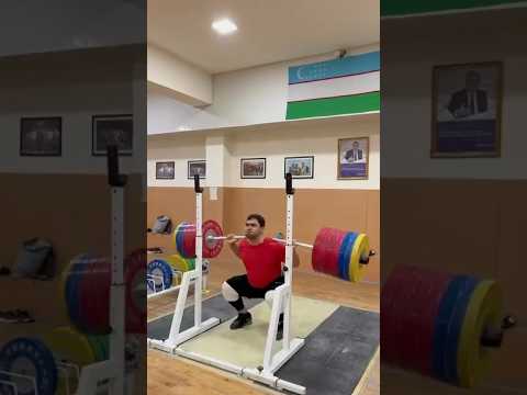 Akbar Djuraev (+109) 330 kg squat