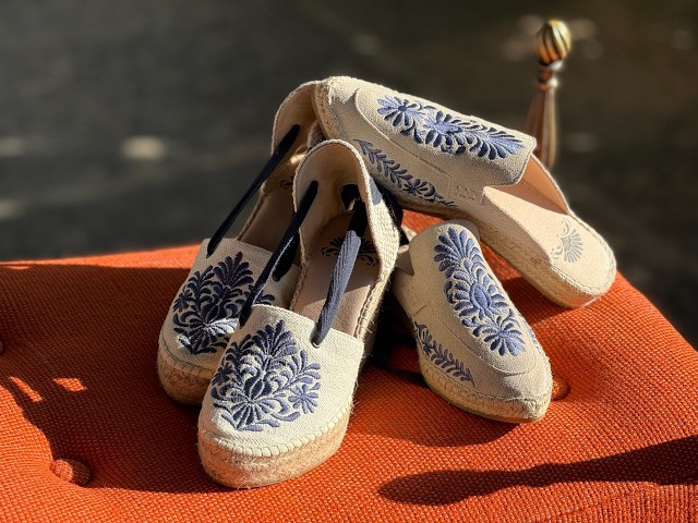 Vídeo relacionado con Made in Spain Alpargatas de Cintas Pastor Bailes regionales Blanco Talla 39