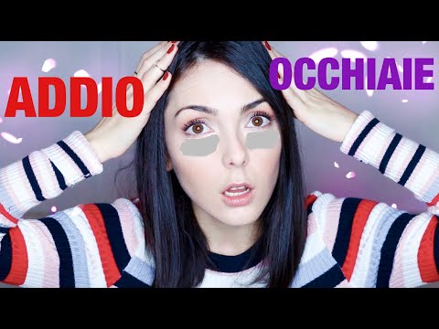 Quello che è la fototerapia a posti di pigmentary su La crema da pigmentary nota su una faccia vitex