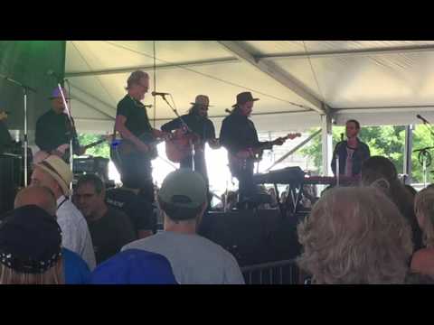 Kris Kristofferson – Help Me Make It Through The Night,  Newport Folk Festival 2016