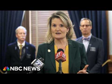 Cindy Holscher wins Democratic primary for Kansas governor, NBC News projects