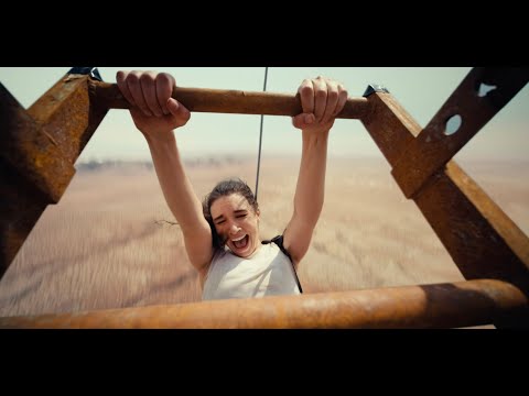 高所恐怖症は閲覧注意！地上600mのサバイバル『FALL／フォール』予告編