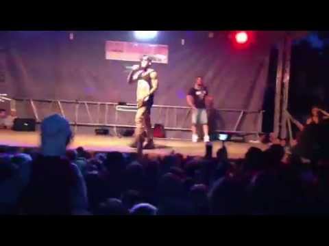 VIDEO: Alex Velea a dat de belea! Si-a injurat fanii!!!