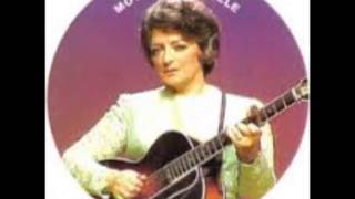 Maybelle Carter - Bury Me Under The Weeping Willow (1965).