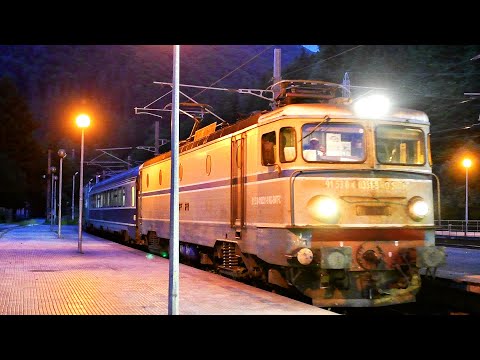 Various passengers & freight trains in the night-Trenuri de călători și marfare nocturne-Sinaia