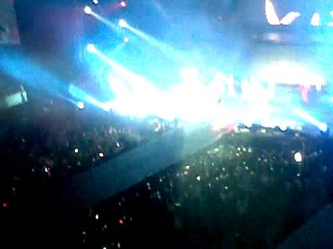 130302 WHAT TIME IS IT CONCERT PHILIPPINES - She's gone