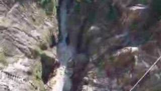 preview picture of video 'Valle Verzasca Highest bungee jumping of Europe - Challenge'