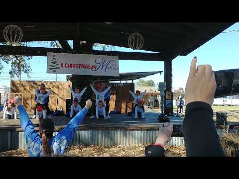 12-12-21 A Christmas in Motion - mini cheer dance performance - We Wish You A Merry Christmas