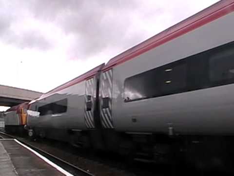 57307 'Lady Penelope' and 390024 'Virgin Venturer' - 1D83 - Llandudno Junction