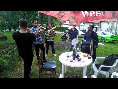 Bubnjari i svirala kod damira