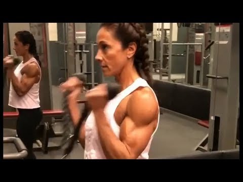 46 years young ripped muscle woman Annette D'Alessandro