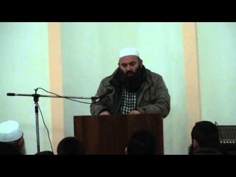 Thënia AMIN pas Fatihasë me zë të lartë në Xhami - Hoxhë Bekir Halimi