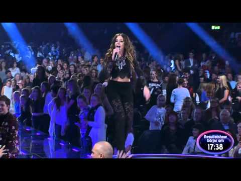 Josefine Myrberg sjunger Stay gold i pausen av Idolfinalen - Idol Sverige (TV4)