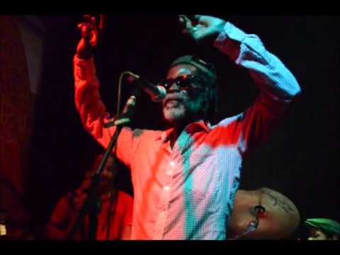 DUDLEY SIBLEY &  BRASILITES SKA LIVE BRAZIL 2014 - RUN BOY RUN