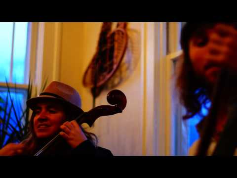 La Gaspesie - The Two Birdz, Live Intimate Sofa Session