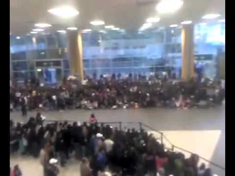 6am a la espera de mblaq en peru!!!!